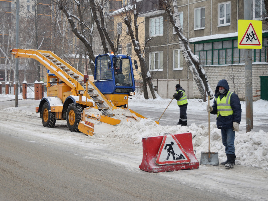 Больше 5,2 тыс. тонн снега вывезли с улиц Казани за минувшие сутки